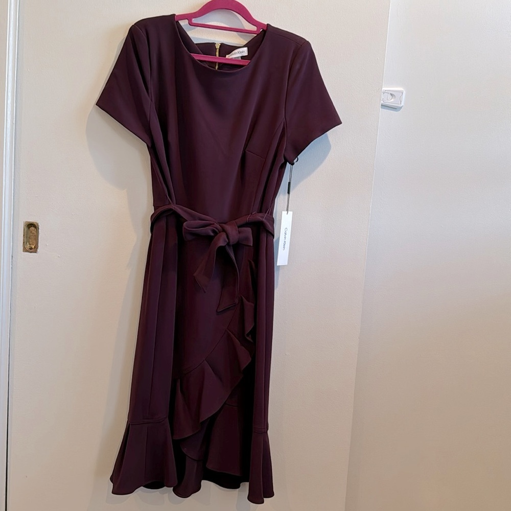 BRAND NEW: Calvin Klein Cap Sleeve Eggplant Dress 👗
